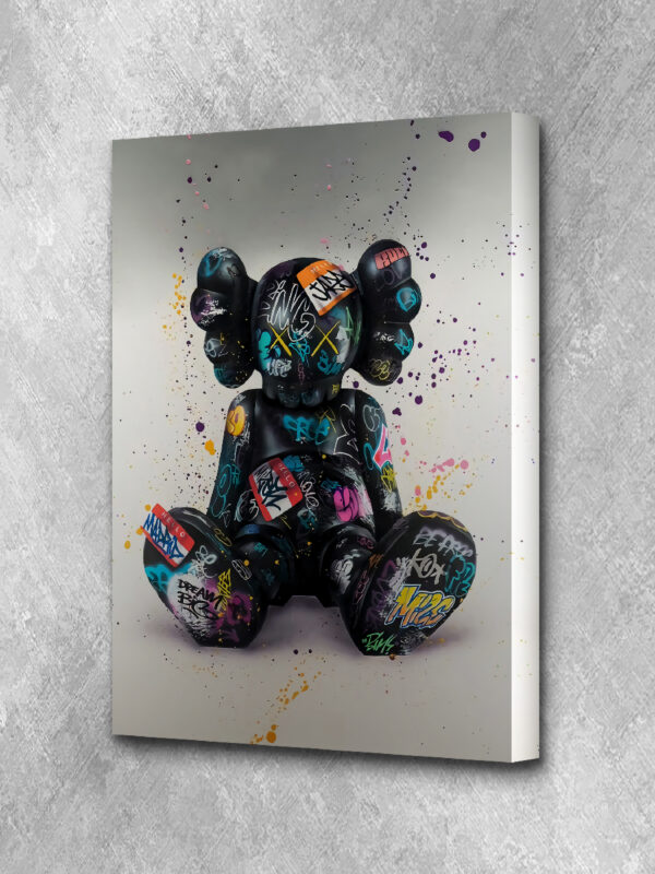 3.1 Graffity Kaws (Sitting)